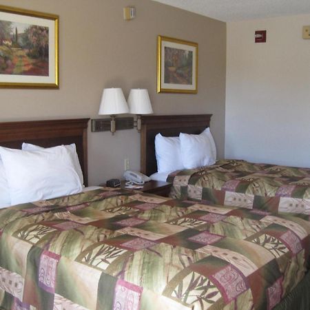 Briarwood Inn Of Geneva Luaran gambar