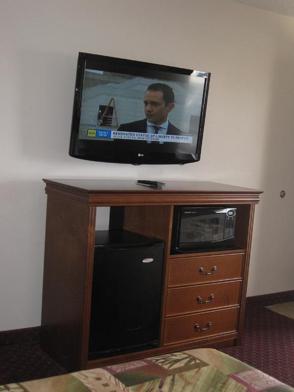 Briarwood Inn Of Geneva Bilik gambar