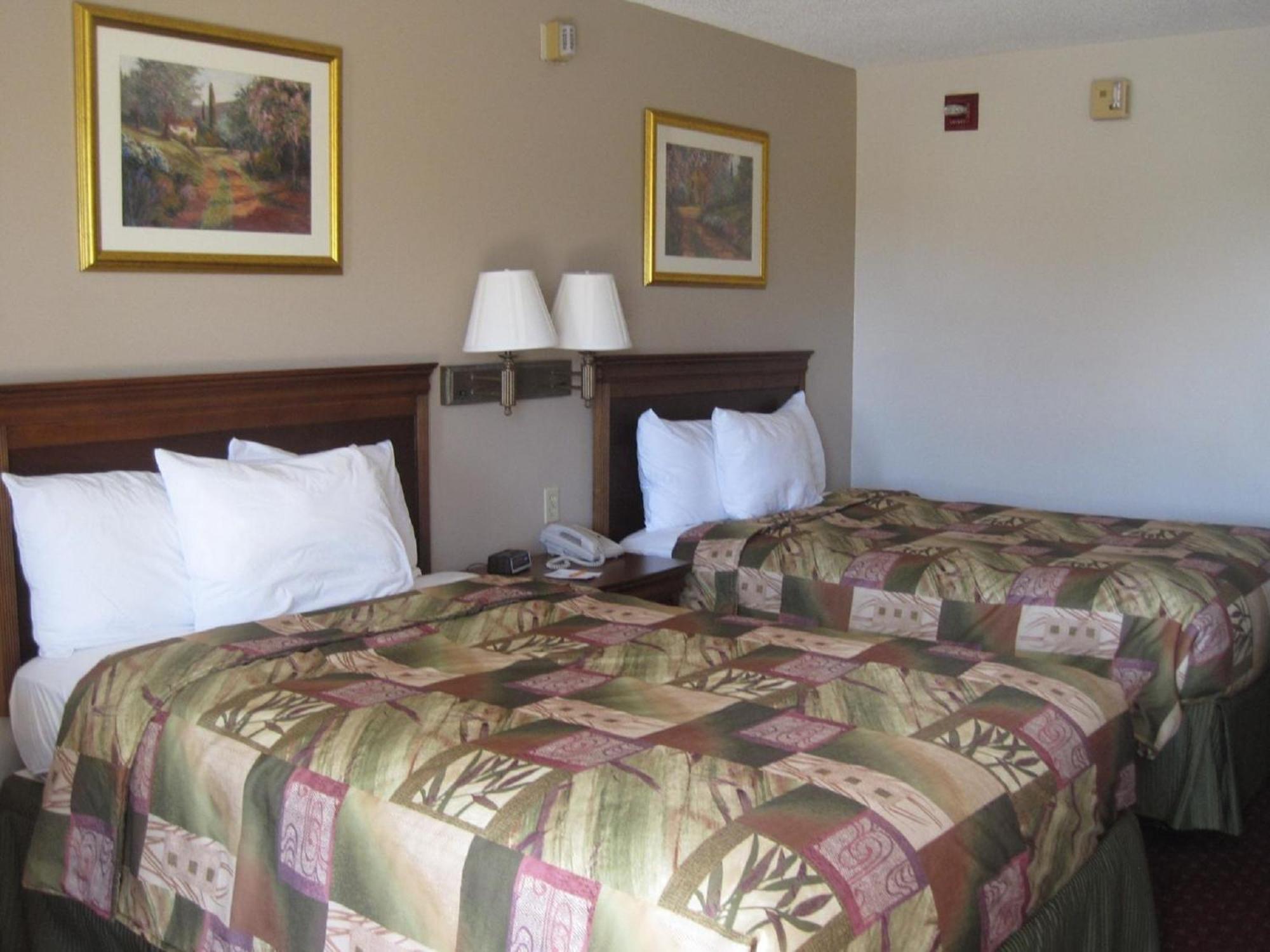 Briarwood Inn Of Geneva Luaran gambar