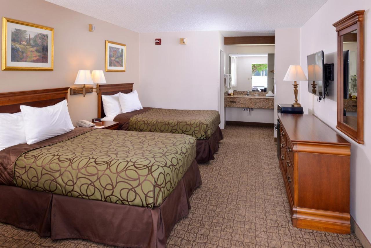 Briarwood Inn Of Geneva Luaran gambar